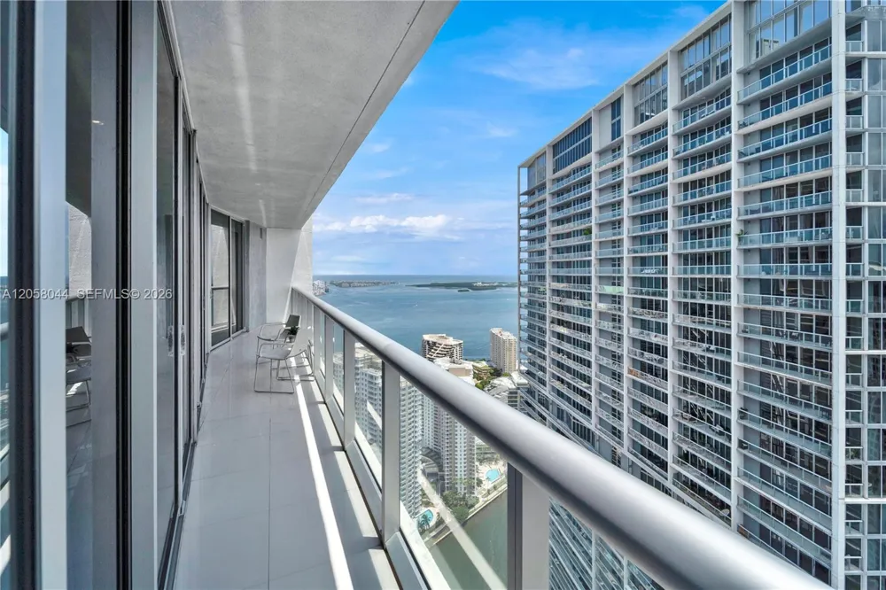 475 Brickell Ave #5013 Miami, FL 33131