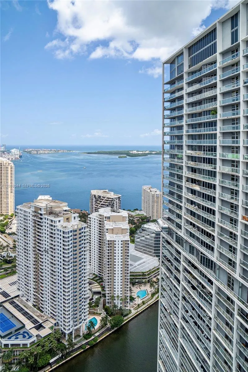 475 Brickell Ave #5013 Miami, FL 33131