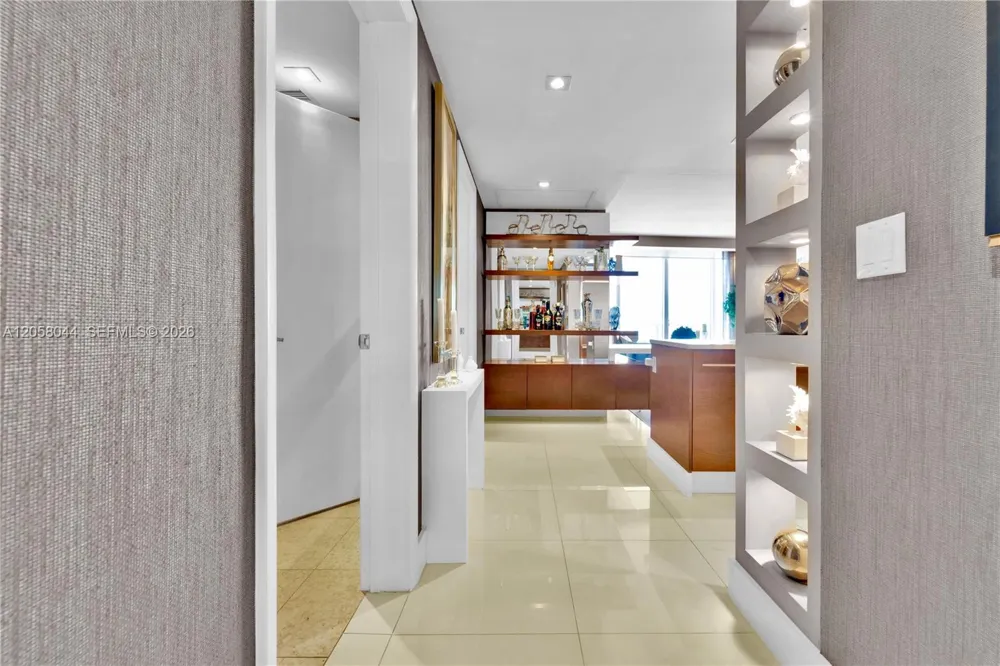 475 Brickell Ave #5013 Miami, FL 33131
