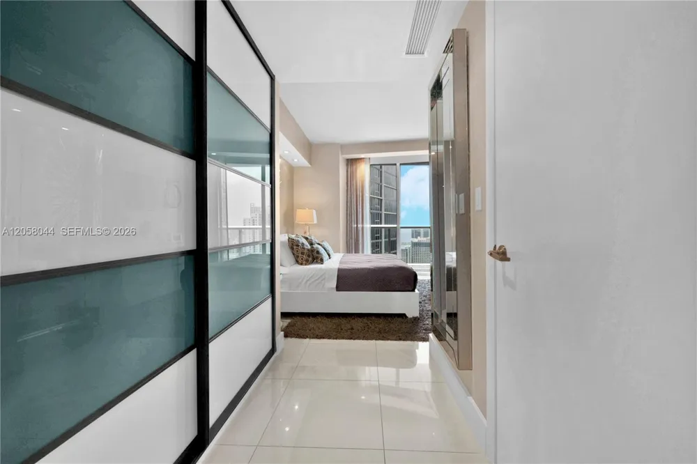475 Brickell Ave #5013 Miami, FL 33131