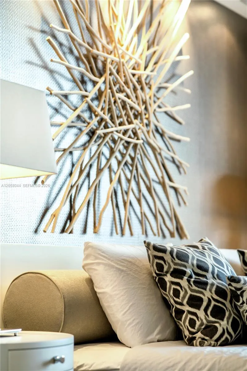 475 Brickell Ave #5013 Miami, FL 33131