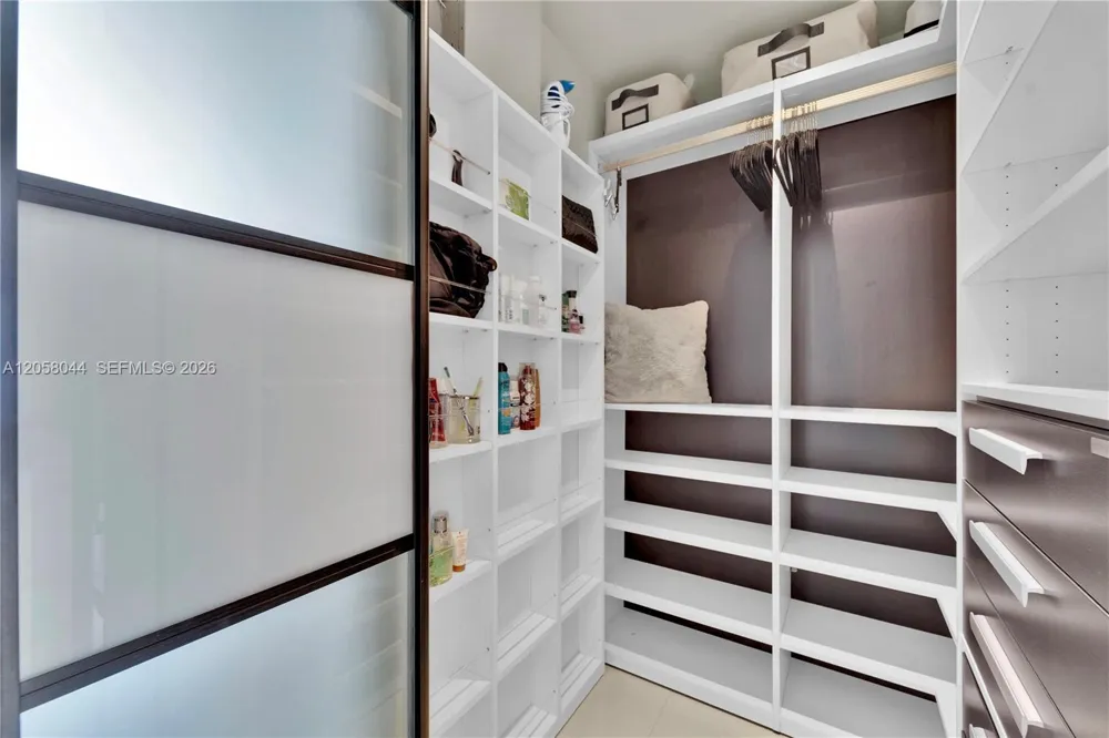 475 Brickell Ave #5013 Miami, FL 33131