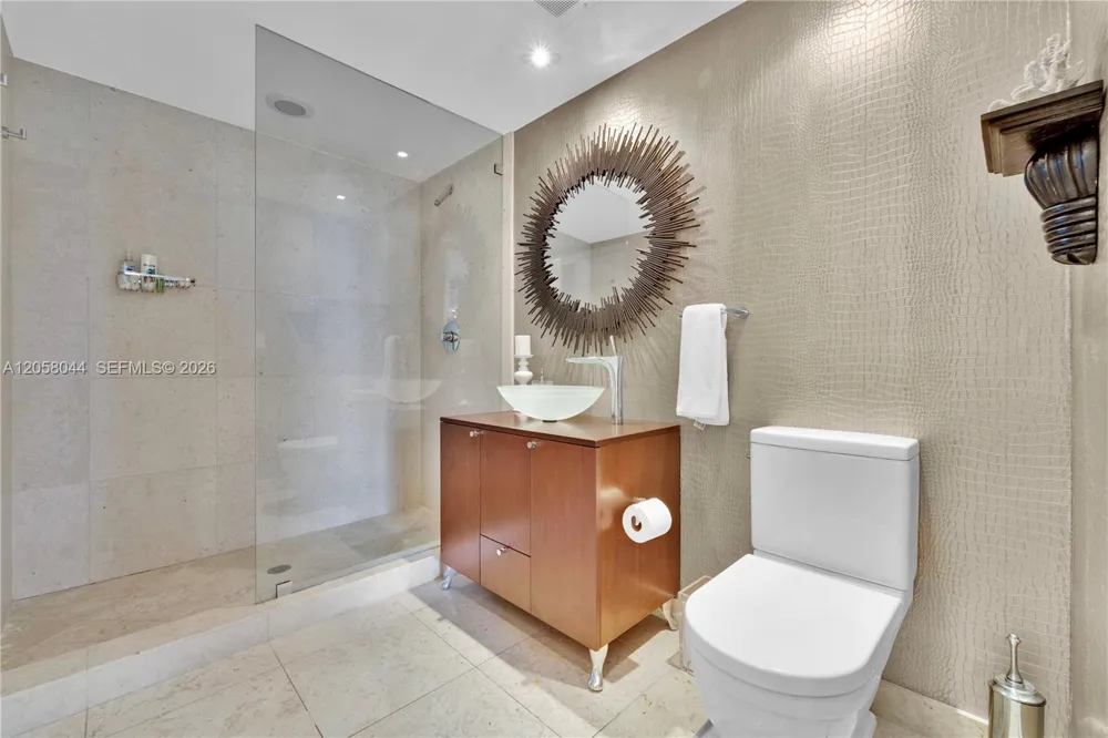 475 Brickell Ave #5013 Miami, FL 33131