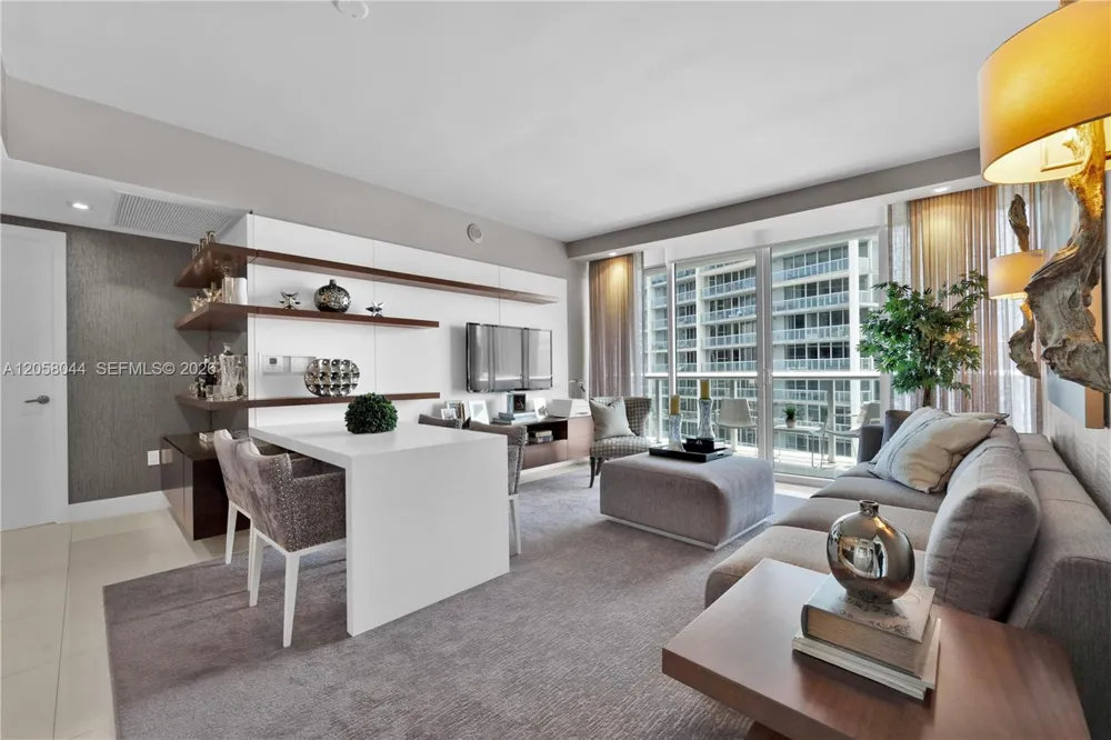 475 Brickell Ave #5013 Miami, FL 33131