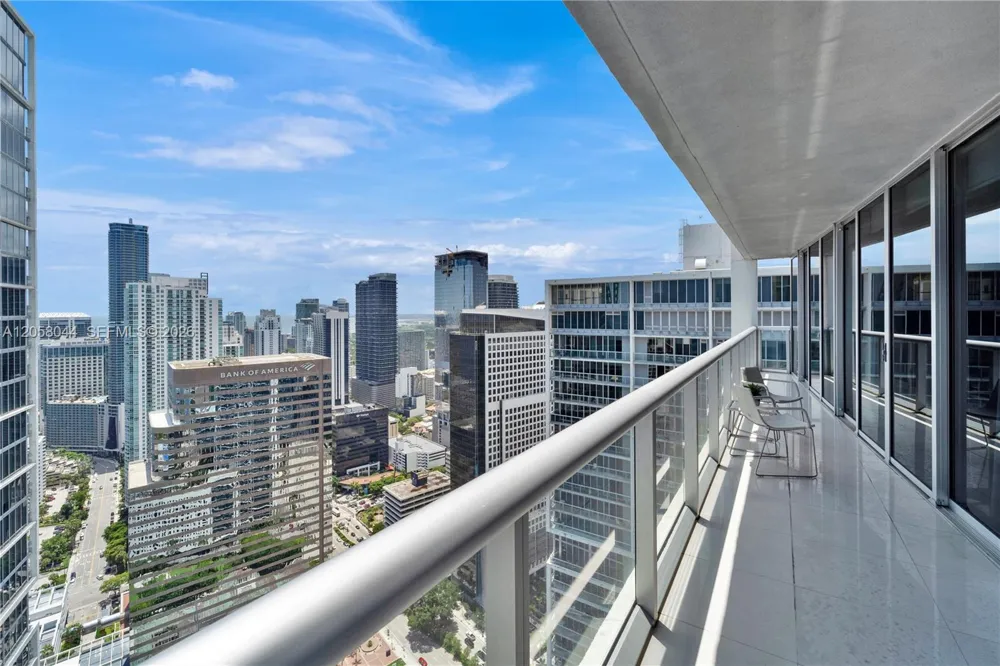 475 Brickell Ave #5013 Miami, FL 33131