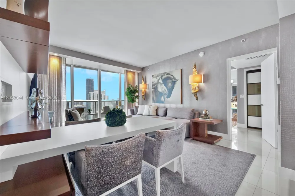 475 Brickell Ave #5013 Miami, FL 33131