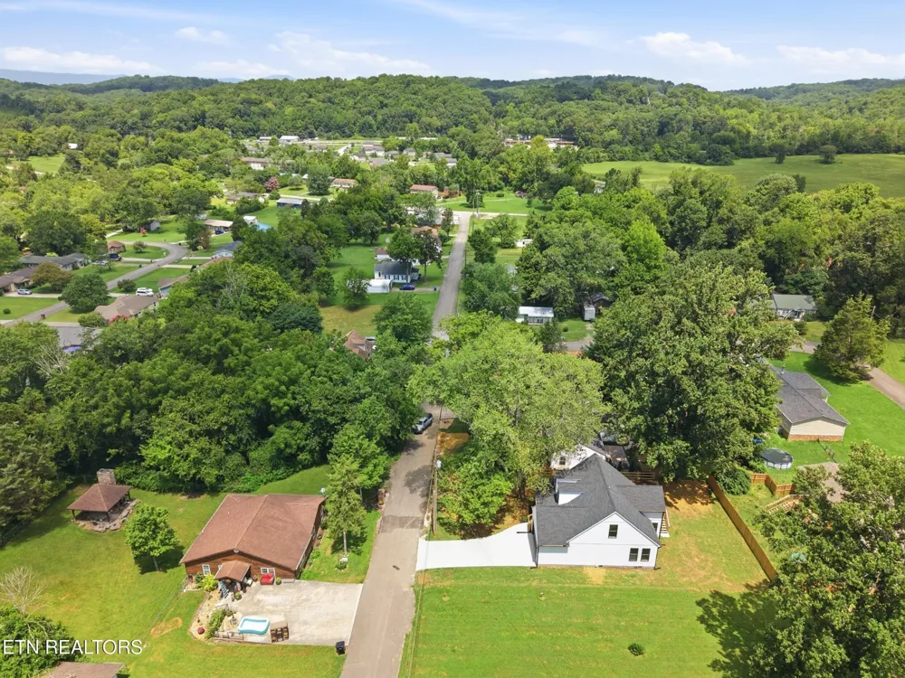 211 Shipe Rd Powell, TN 37849