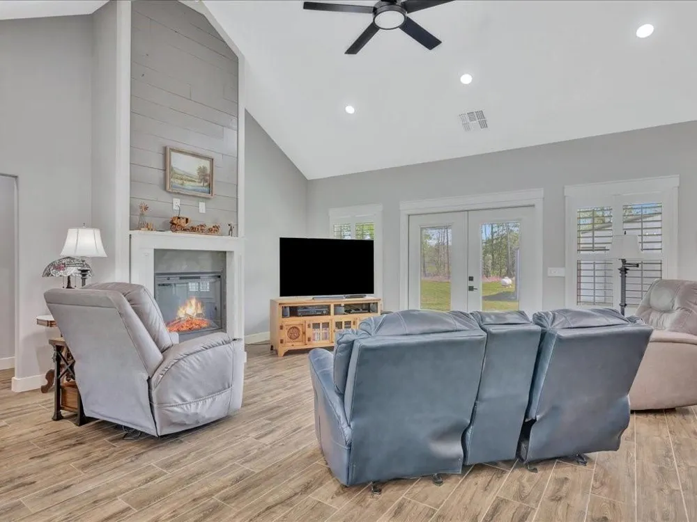 1105 Cc Road Diboll, TX 75941
