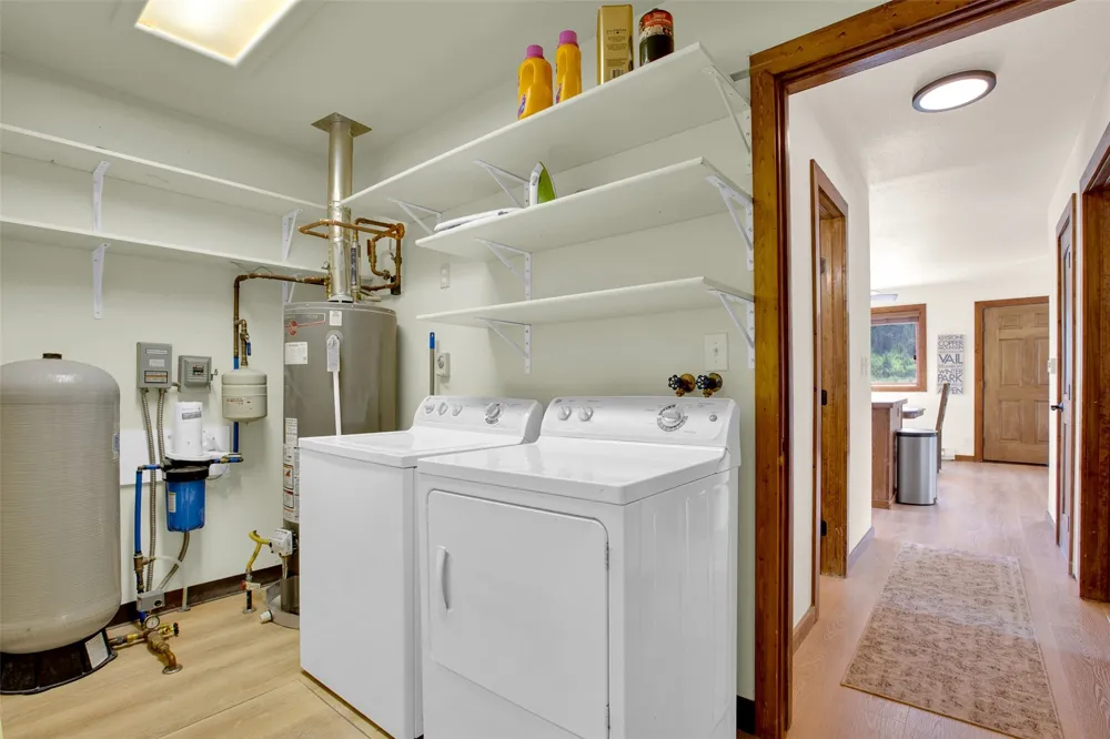 2399 CO Rd 6 Alma, CO 80420