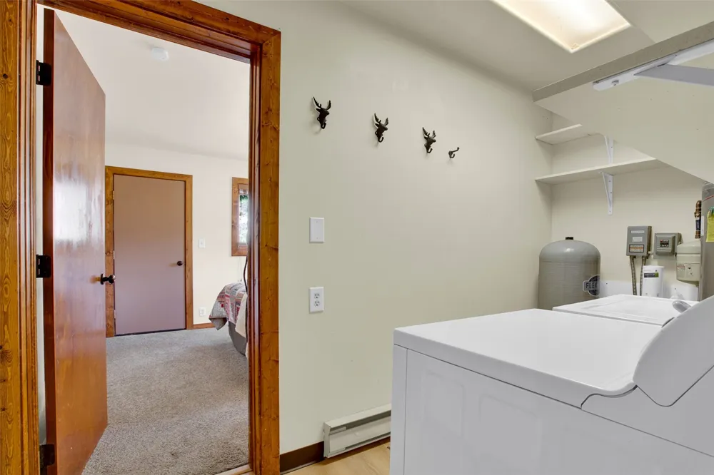 2399 CO Rd 6 Alma, CO 80420