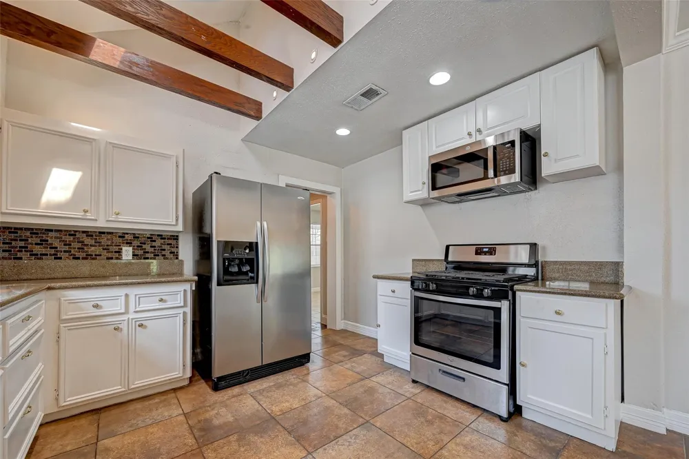 817 Eleanor Street Houston, TX 77009