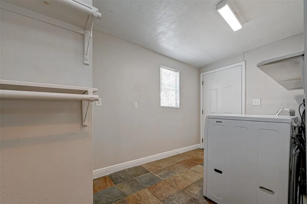 817 Eleanor Street Houston, TX 77009