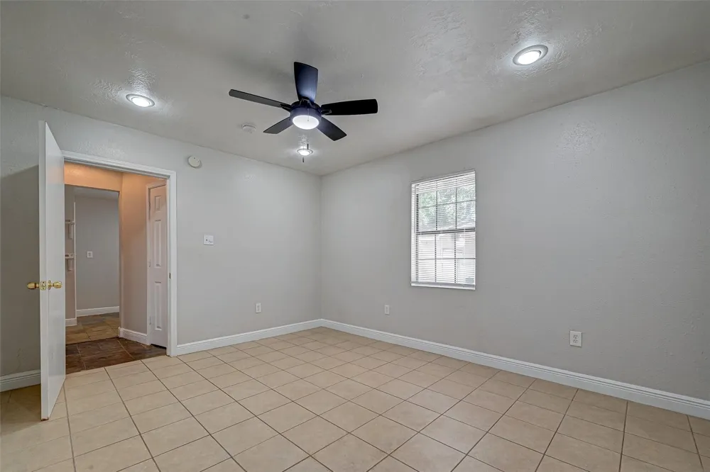 817 Eleanor Street Houston, TX 77009