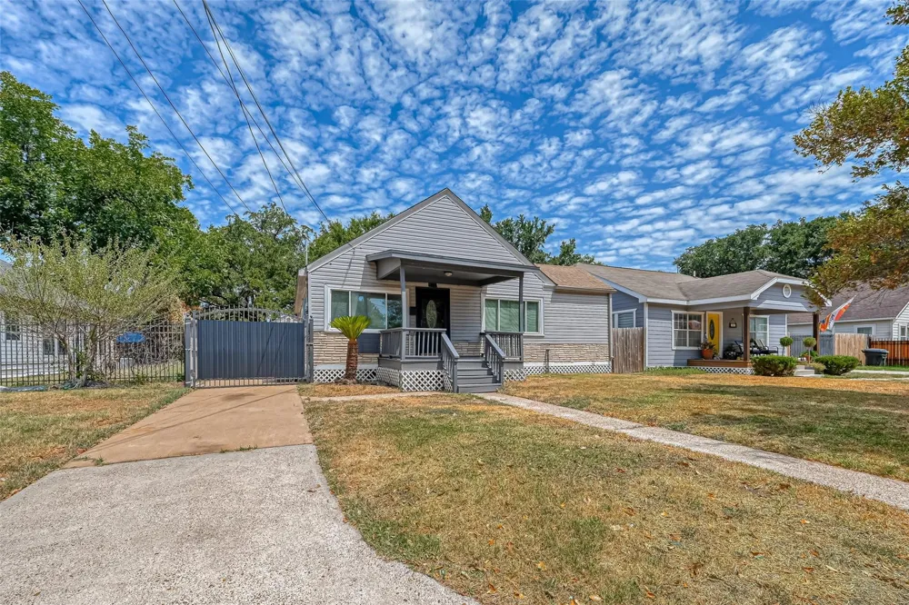 817 Eleanor Street Houston, TX 77009
