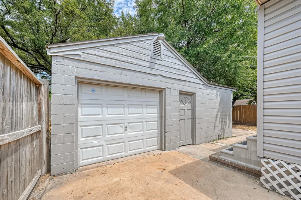 817 Eleanor Street Houston, TX 77009
