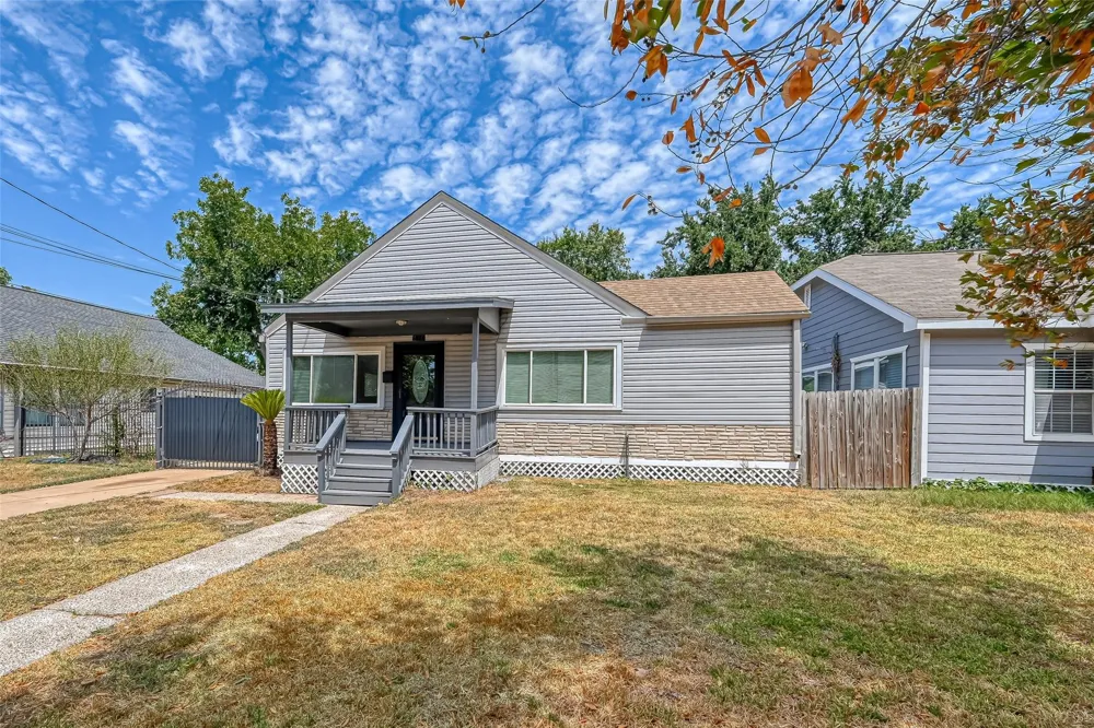 817 Eleanor Street Houston, TX 77009