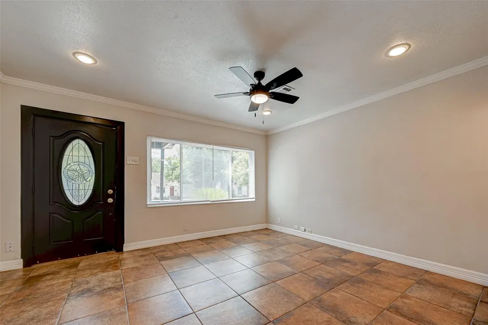 817 Eleanor Street Houston, TX 77009