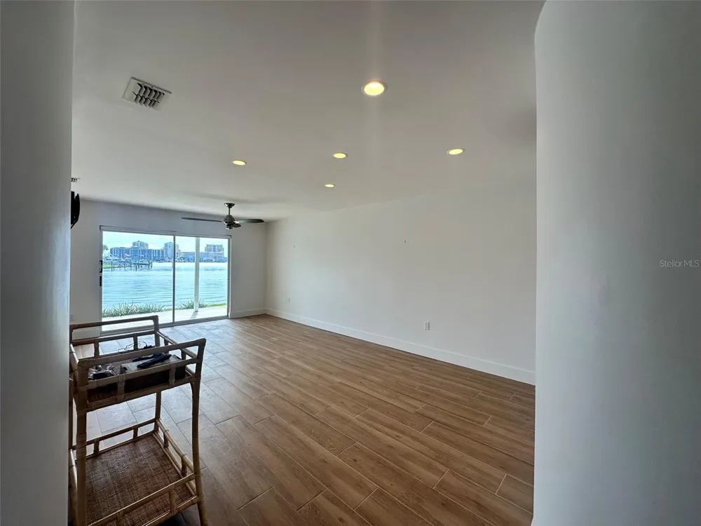 400 LARBOARD WAY #105 Clearwater Beach, FL 33767