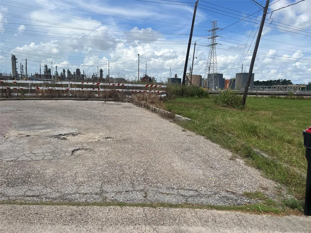 Pine Street Baytown, TX 77520