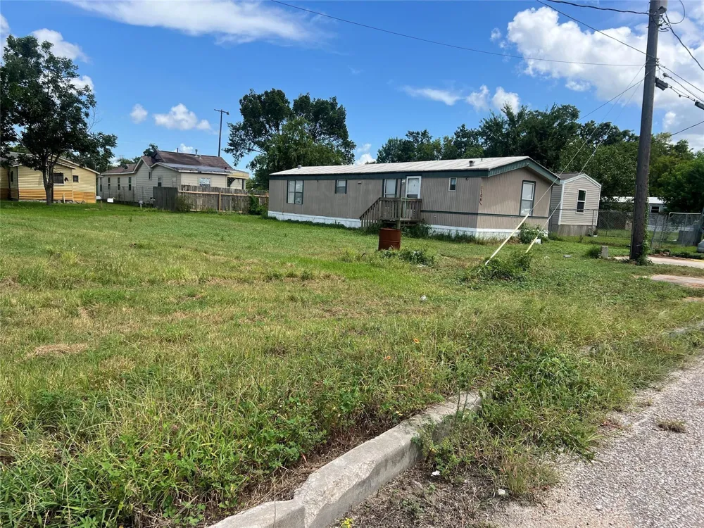 Pine Street Baytown, TX 77520