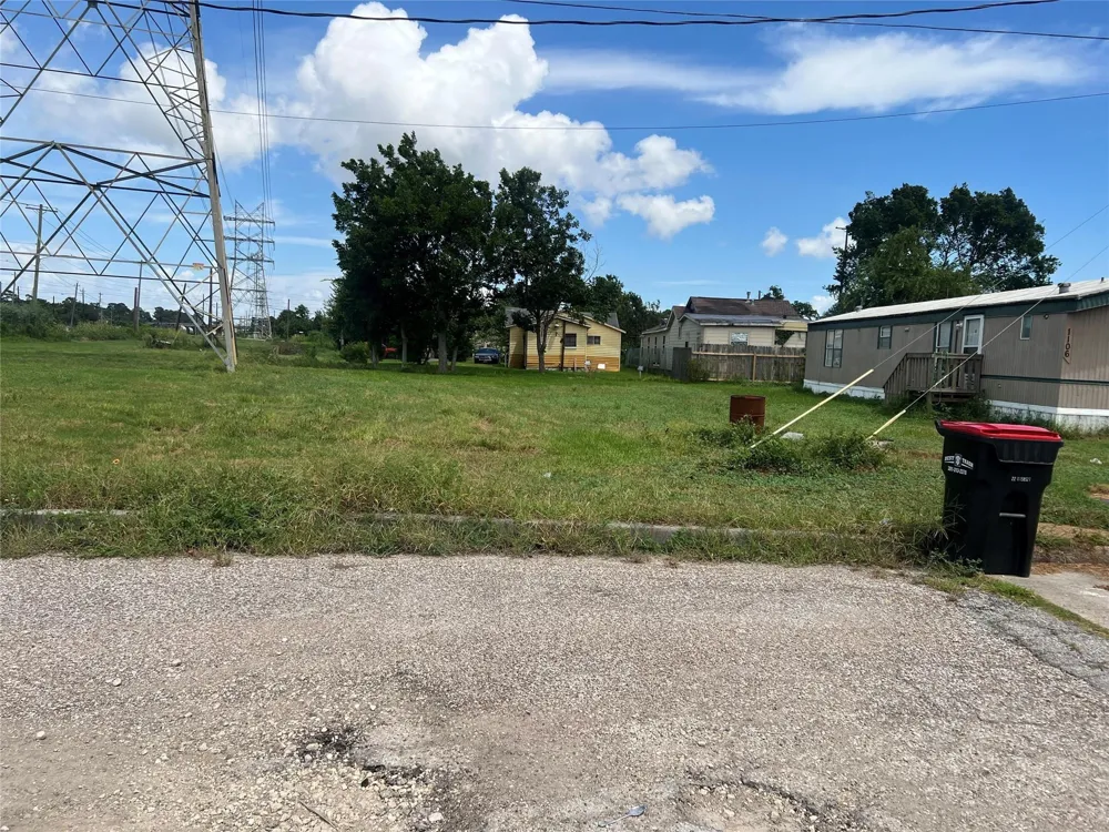 Pine Street Baytown, TX 77520