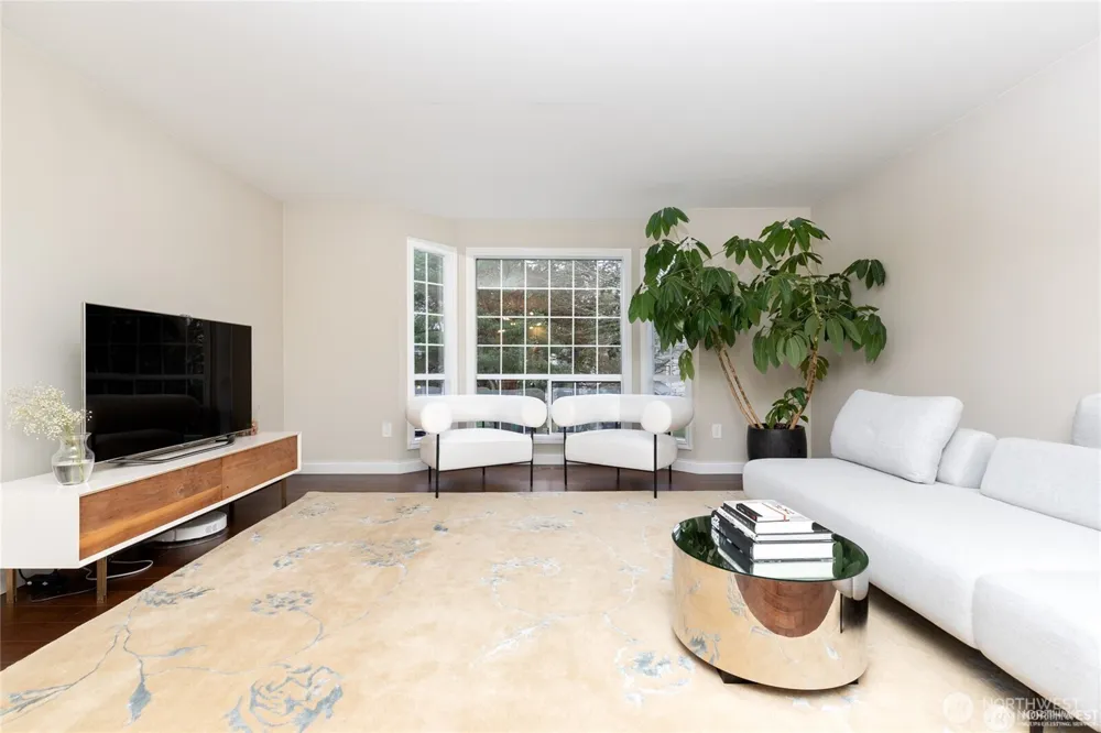 6304 110th Avenue NE Kirkland, WA 98033