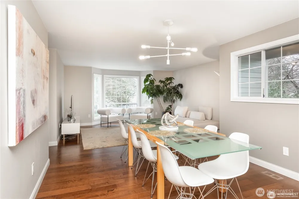 6304 110th Avenue NE Kirkland, WA 98033