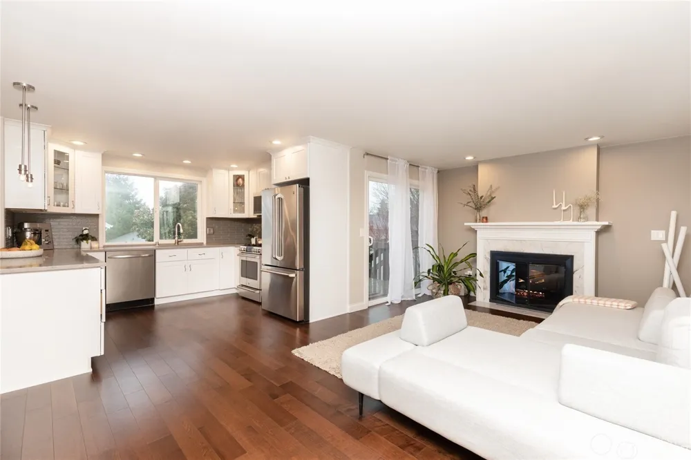 6304 110th Avenue NE Kirkland, WA 98033