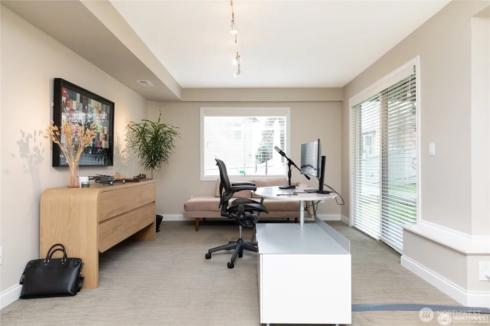6304 110th Avenue NE Kirkland, WA 98033
