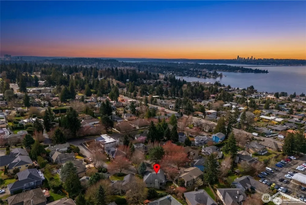 6304 110th Avenue NE Kirkland, WA 98033