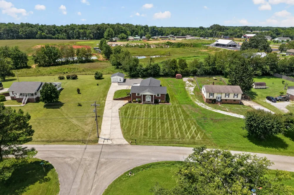 225 Westgate Dr Baxter, TN 38544
