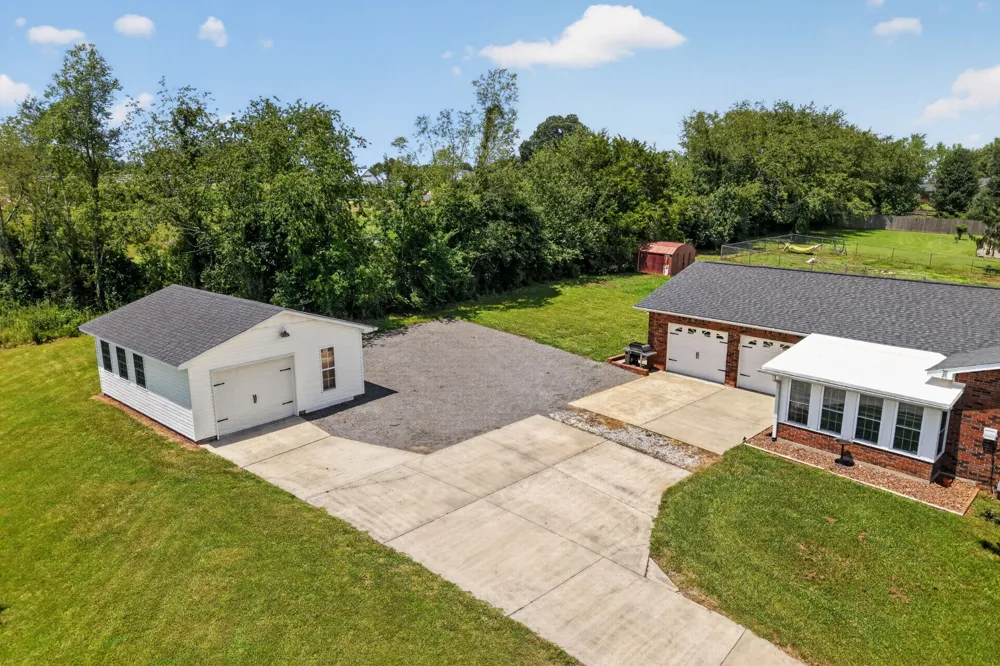 225 Westgate Dr Baxter, TN 38544