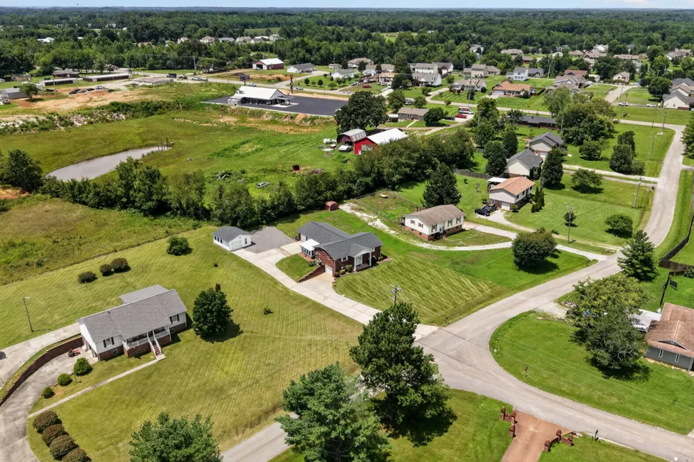 225 Westgate Dr Baxter, TN 38544
