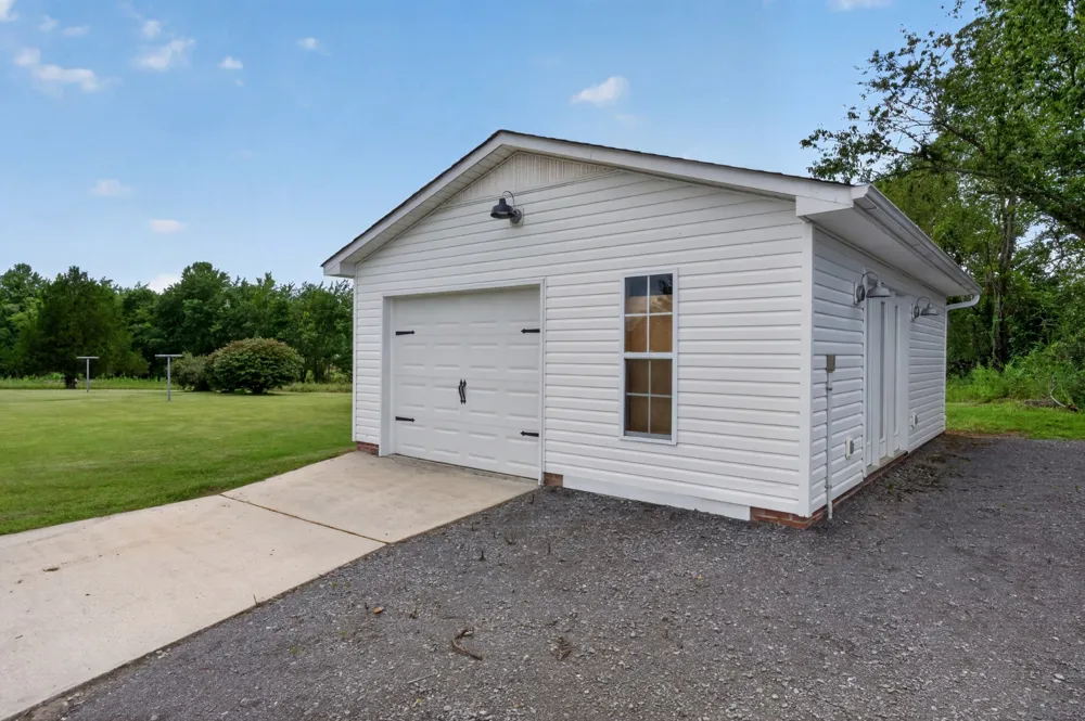 225 Westgate Dr Baxter, TN 38544
