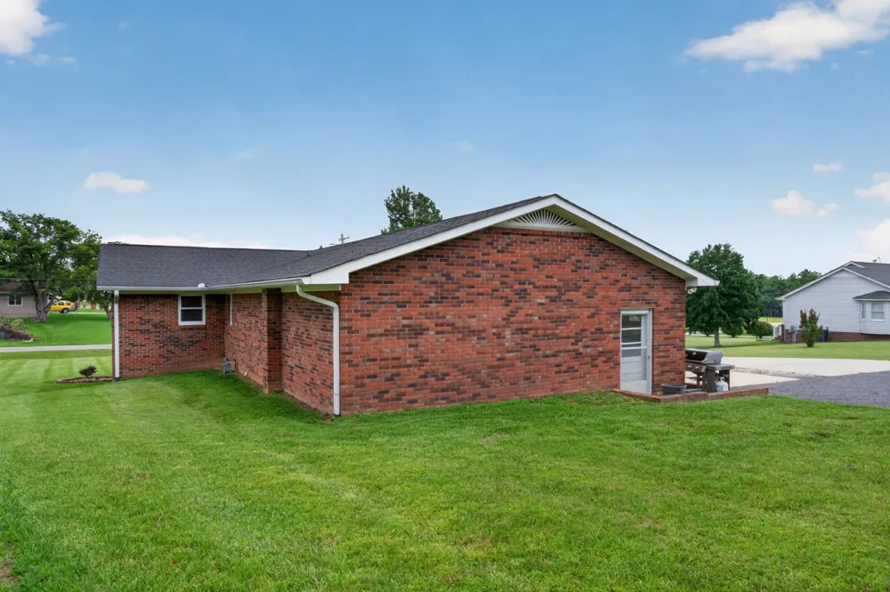225 Westgate Dr Baxter, TN 38544