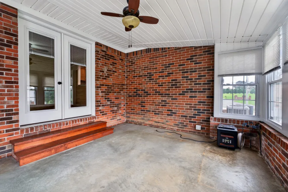 225 Westgate Dr Baxter, TN 38544