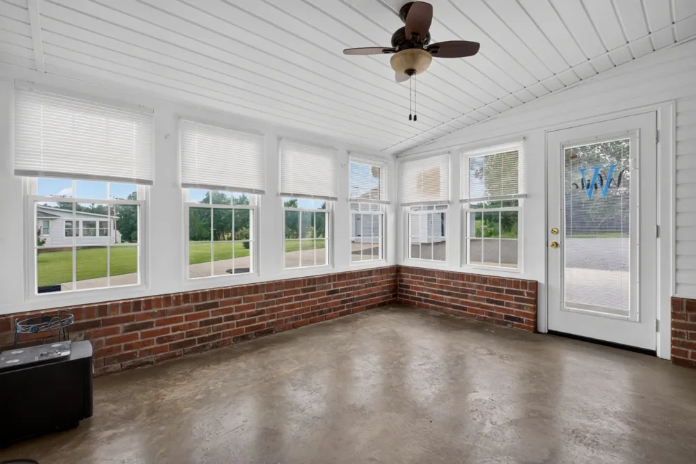 225 Westgate Dr Baxter, TN 38544