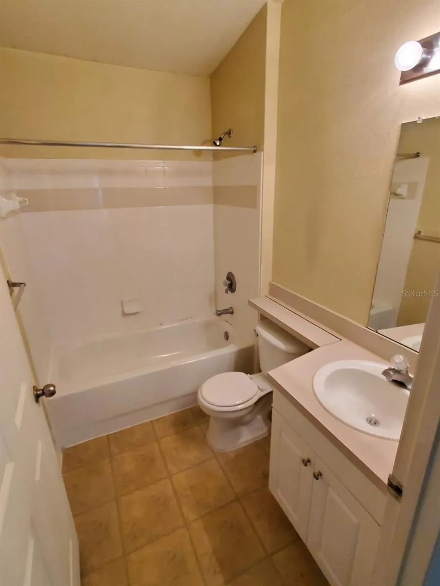 5903 WILLOW RIDGE DRIVE #203 Zephyrhills, FL 33541