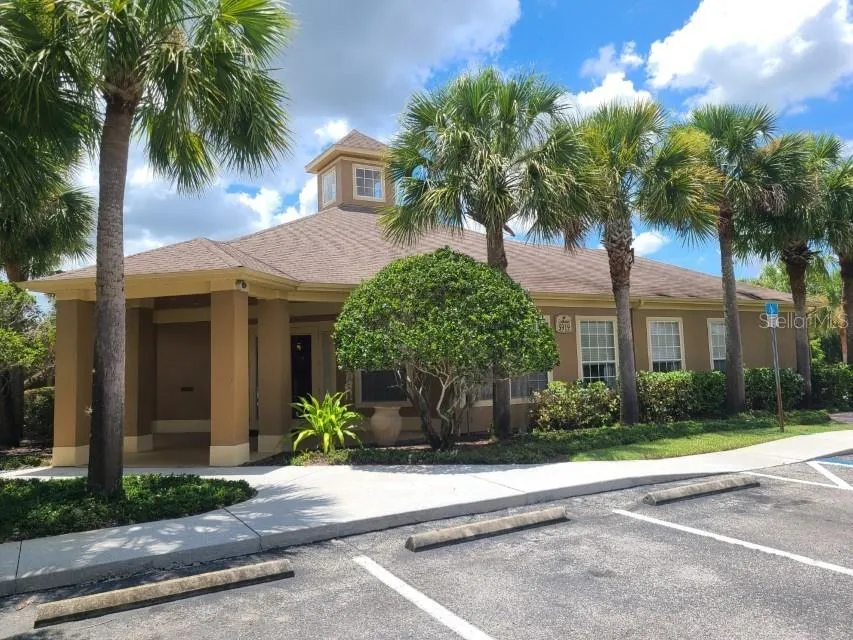 5903 WILLOW RIDGE DRIVE #203 Zephyrhills, FL 33541