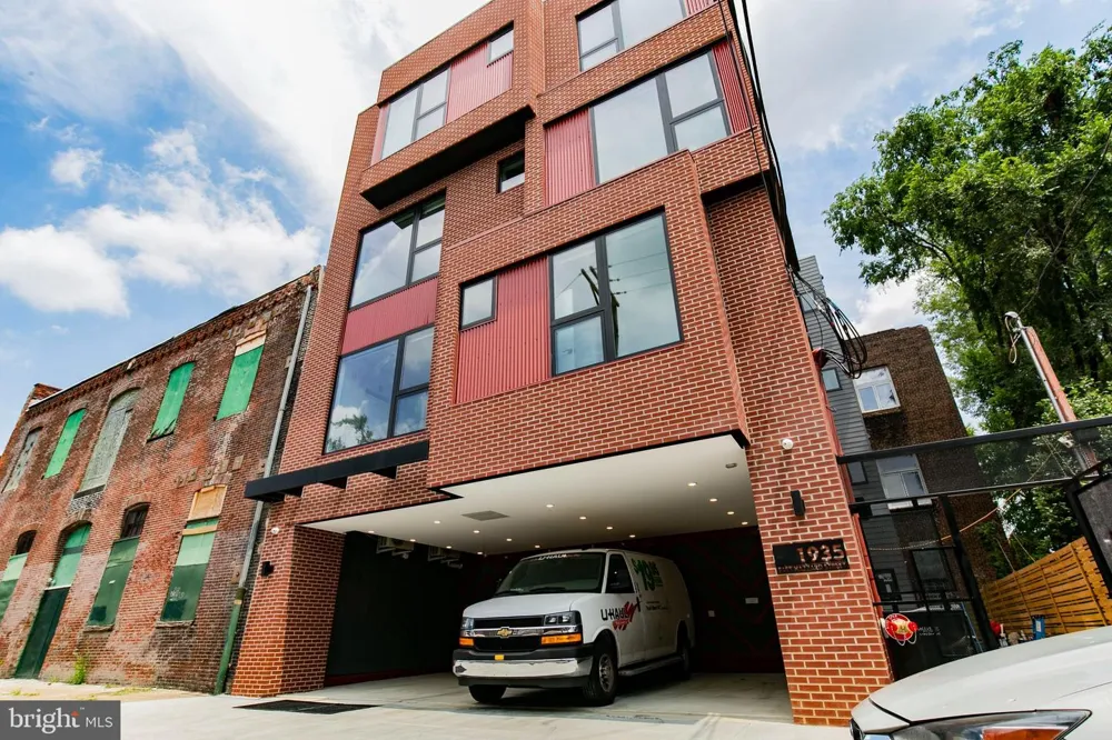 1935 E HAZZARD STREET #301 Philadelphia, PA 19125