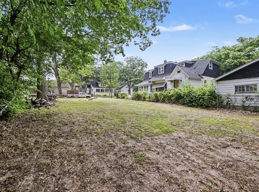 450 W Southern Avenue Muskegon, MI 49441