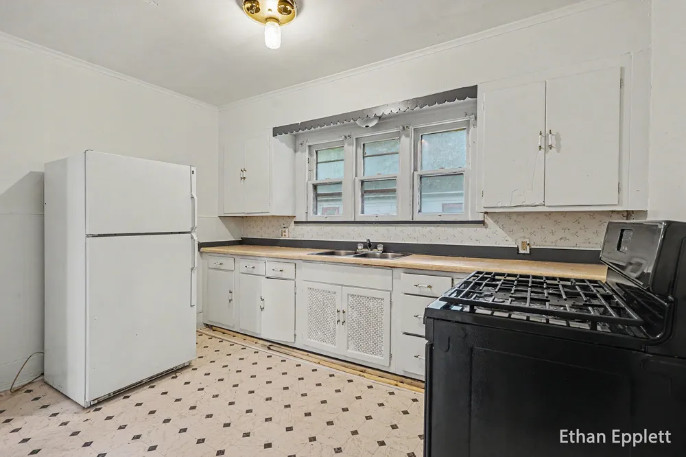 2825 7th Street Muskegon Heights, MI 49444