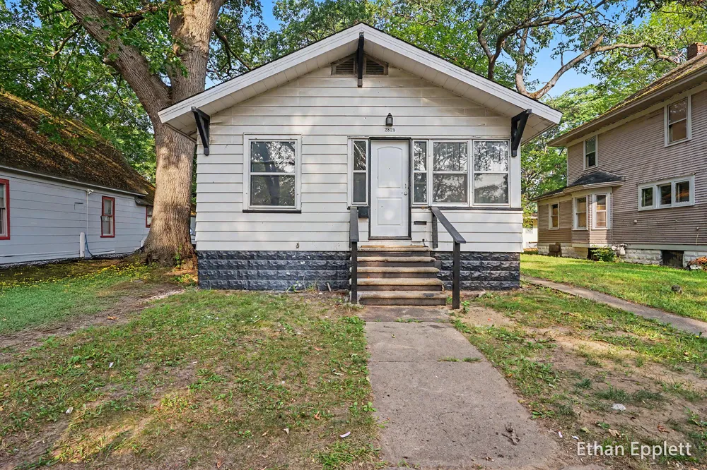 2825 7th Street Muskegon Heights, MI 49444