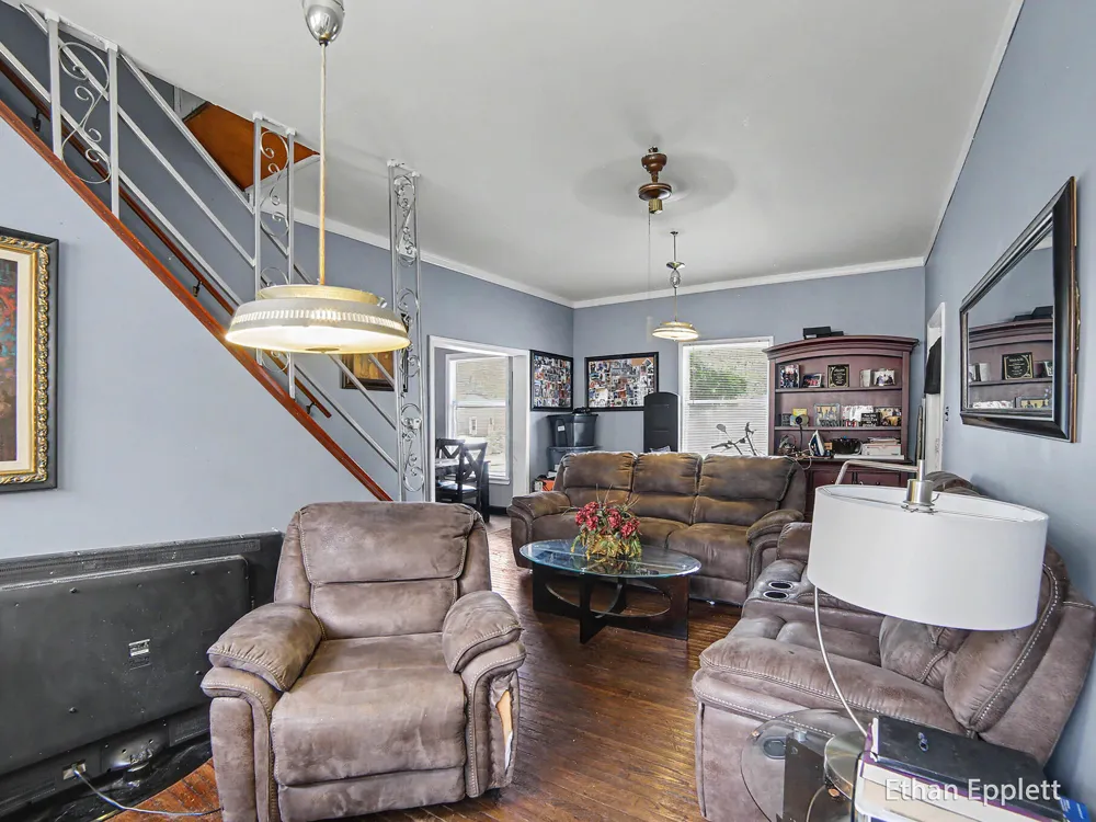 447 W Southern Avenue Muskegon, MI 49441