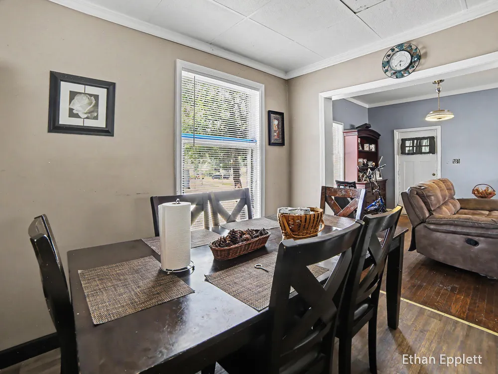 447 W Southern Avenue Muskegon, MI 49441