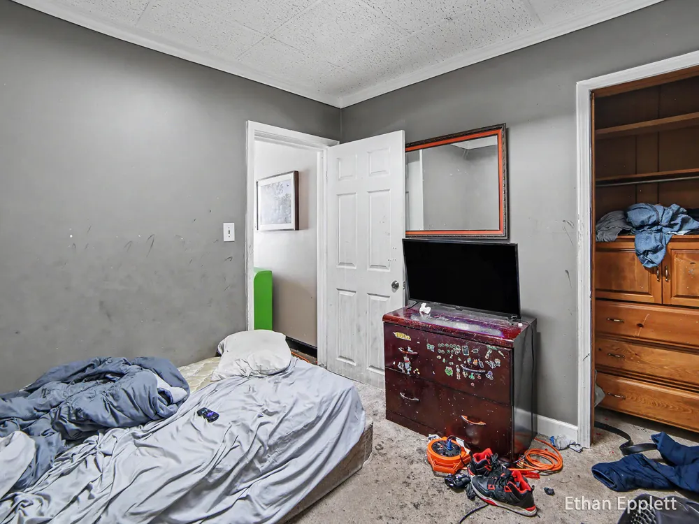 447 W Southern Avenue Muskegon, MI 49441