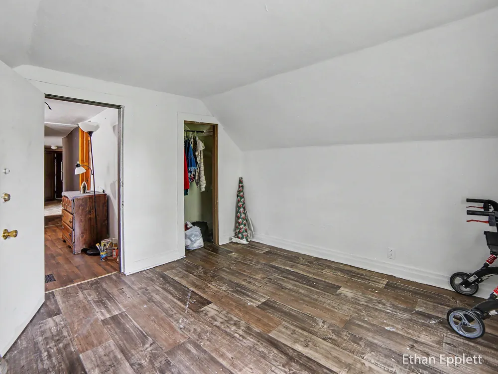 447 W Southern Avenue Muskegon, MI 49441