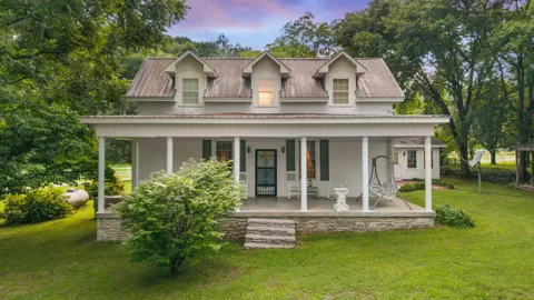 54 Warden Rd