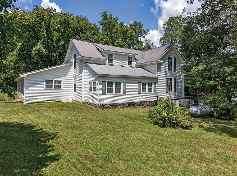 54 Warden Rd Fayetteville, TN 37334