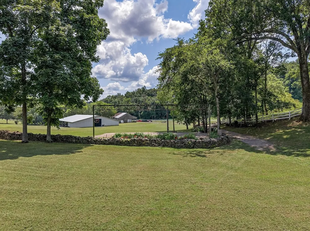 54 Warden Rd Fayetteville, TN 37334